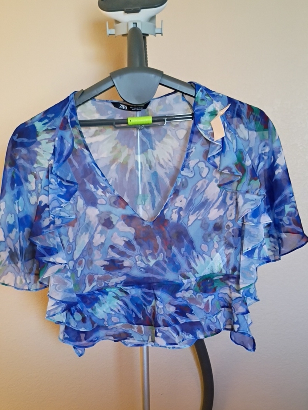 Zara Blue Multi-Color Floral Ruffle V-Neck Crop Top